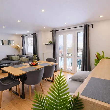 Apartment Premium House- Boxspringbetten- Smart Tv- Garten Celle