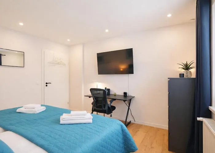 Premium House- Boxspringbetten- Smart Tv- Garten *
