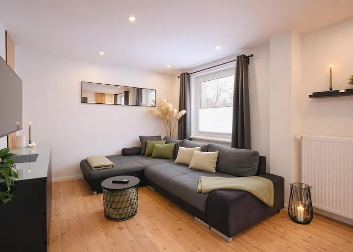 Apartment Premium House- Boxspringbetten- Smart Tv- Garten Celle
