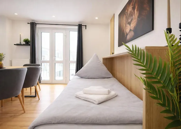 Premium House- Boxspringbetten- Smart Tv- Garten Apartment