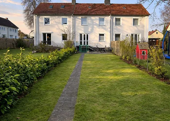 Apartment Premium House- Boxspringbetten- Smart Tv- Garten Celle